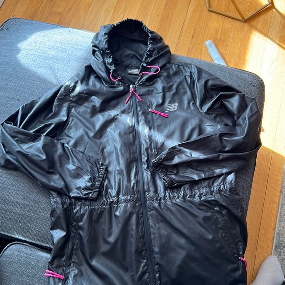 New Balance Running Rain Jacket Medium - Picture 1 of 6